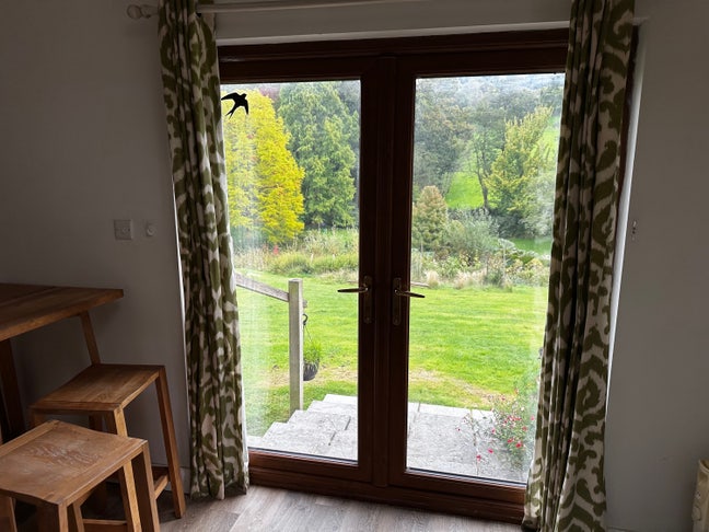 1 bedroom annexe in country house grounds Main Photo