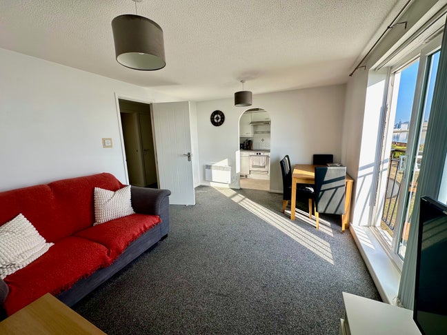 Riverside Double Room 7mins to Grays Station  Main Photo