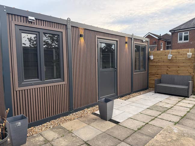 Fully Furnished 1-Bedroom Studio Garden Room   Main Photo