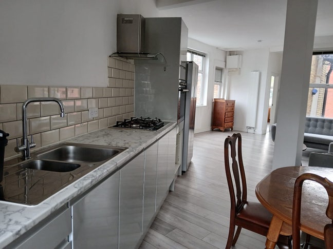 1 Bed, Manor House, £1950 Main Photo