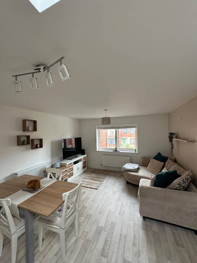 1 bedroom flat to rent  Main Photo