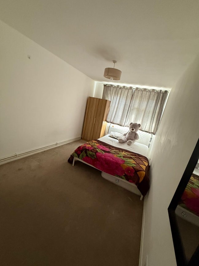 Master room sharing availabe Main Photo