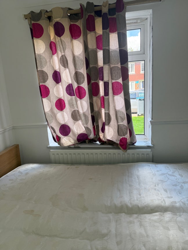 Room on rent Main Photo