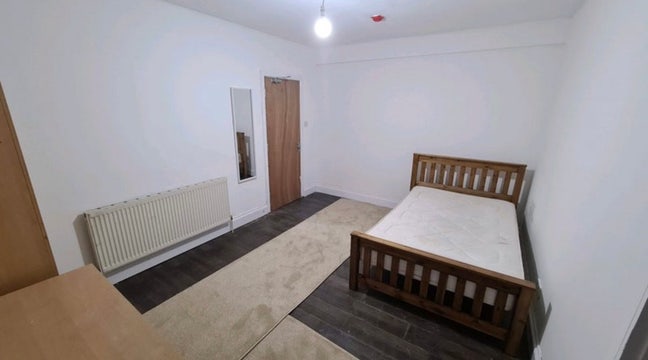 Brand New Large single room, En-Suite Main Photo