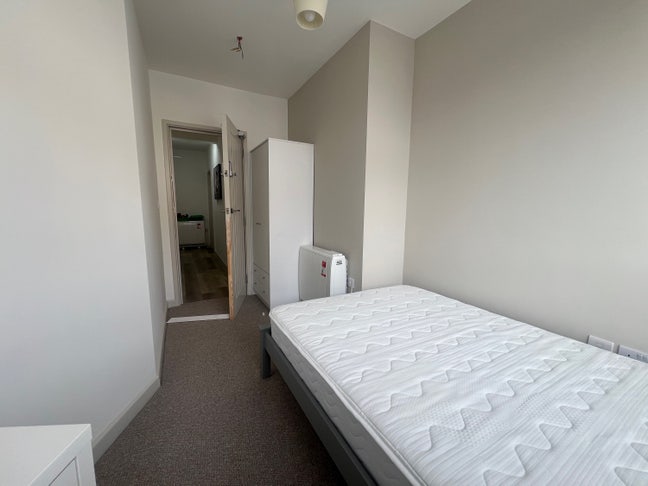 6 Newly Furnished double bedroom available in Oct Main Photo