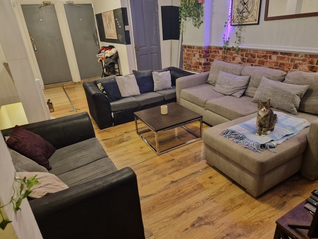 Great room in the heart of Brick Lane  Main Photo