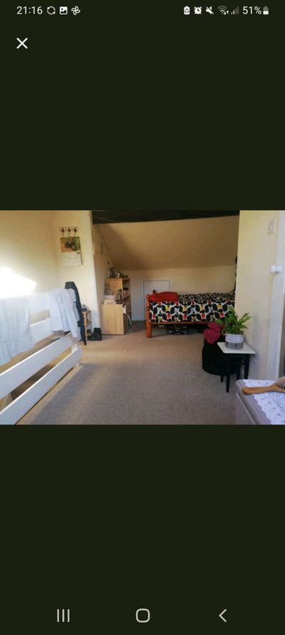 💕Extra large, ensuite Room for female  lodger  Main Photo