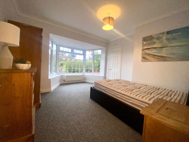 Large Beautiful Double Room with Ensuite bathroom  Main Photo