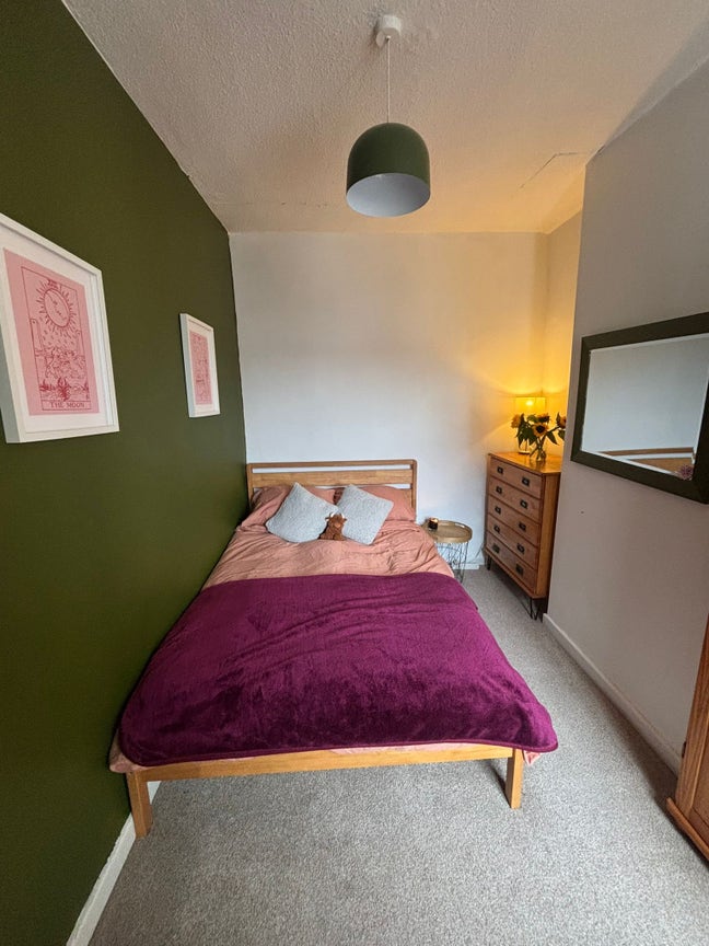 Monton Double Room to Rent - 4-5 Nights a Week Main Photo