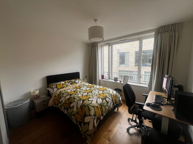 2 Rooms Available in Spacious Modern 3 Bed Flat Main Photo