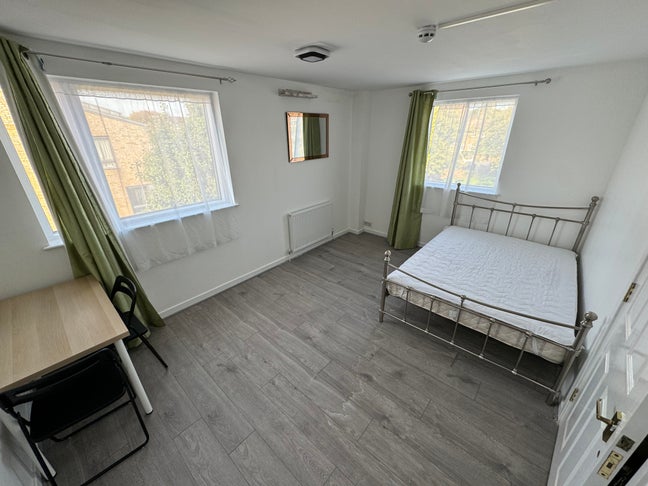 En-Suite Room Available in Harlesden NW10 *.* Main Photo