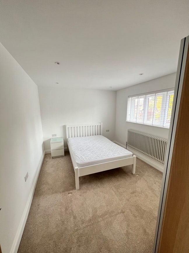 Double Room in a New House in Summertown Main Photo