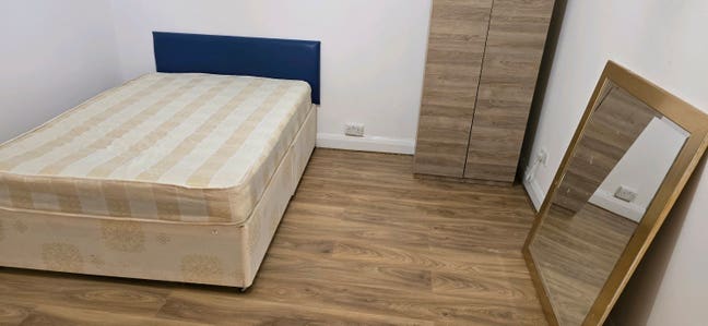 One Bed Ground Floor Flat off High Street. Main Photo