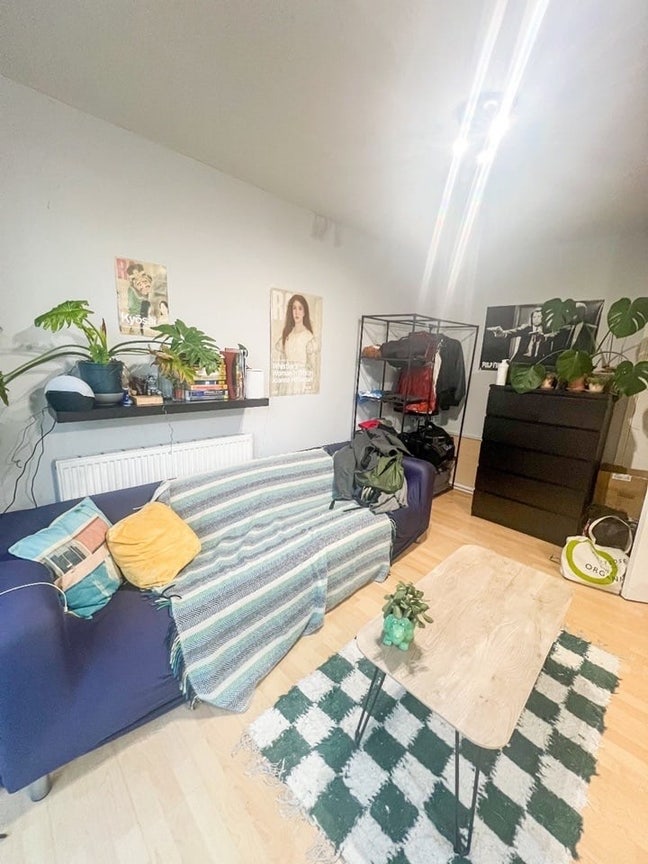 Three rooms available in a great zone 1 location Main Photo