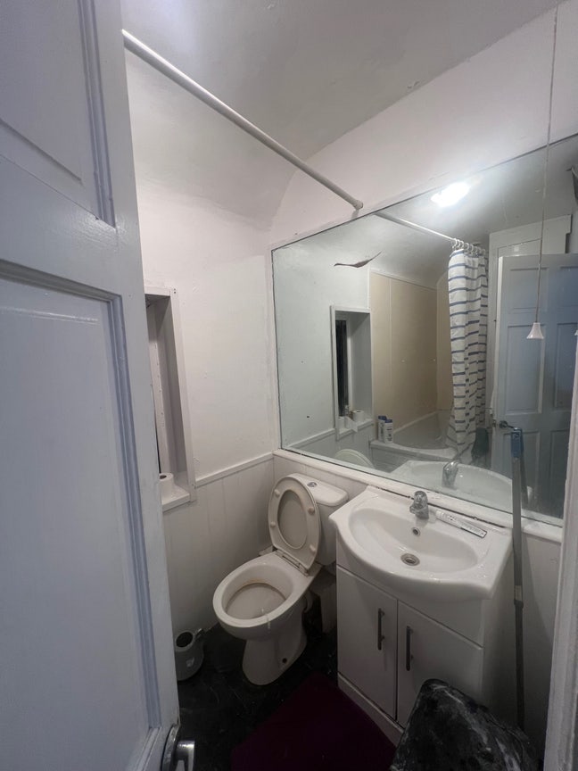 Room to let  Main Photo