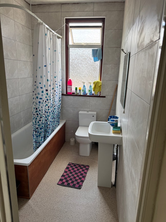  £425 double Walking distance to East Ham station  Main Photo