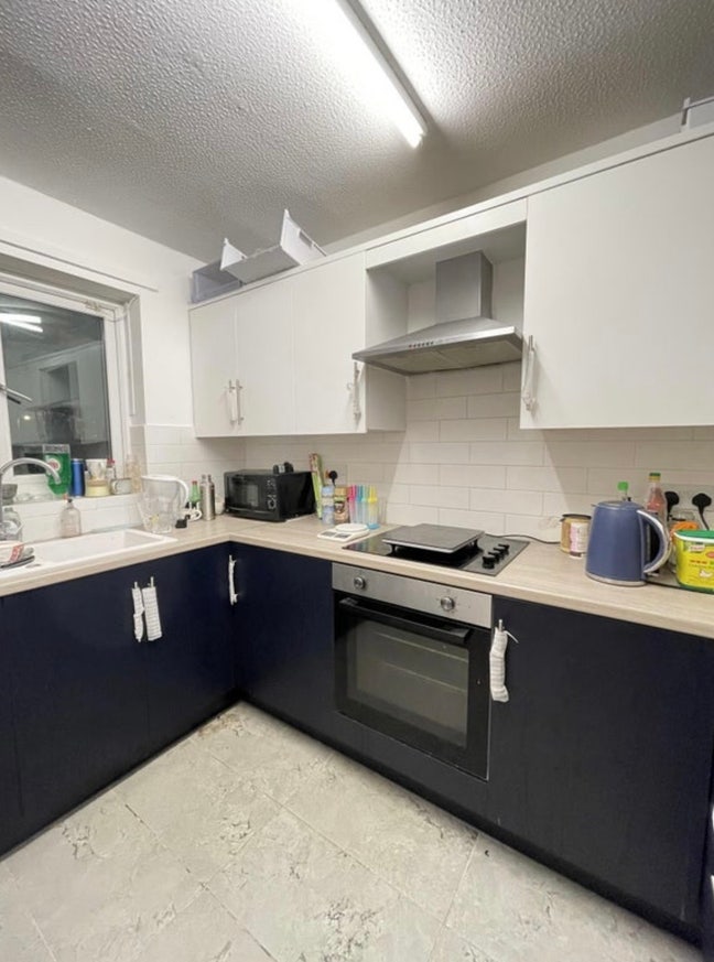 ✨ Cozy Double Room in Prime Location ✨ Main Photo