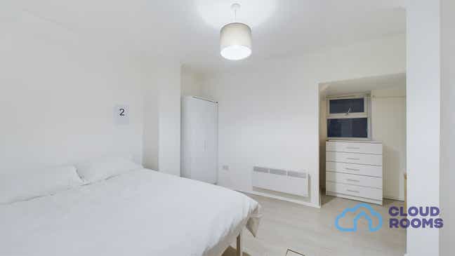 🔥Spacious Couple Room in 2Br Flat🔥Must View Now Main Photo