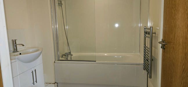 Town Centre Large Double Room Main Photo