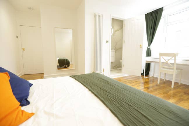 Islington** Clean / Big Ensuite Available Asap!! Main Photo