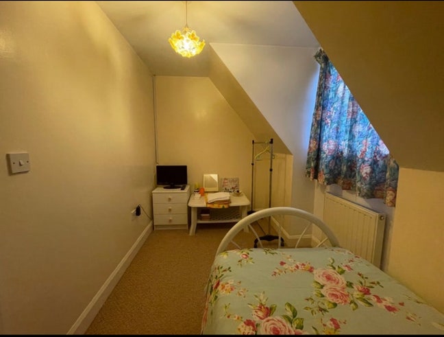 Single room to let Main Photo