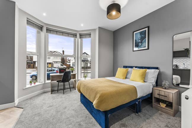 Stunning Private Studio Room (All Bills Included) Main Photo