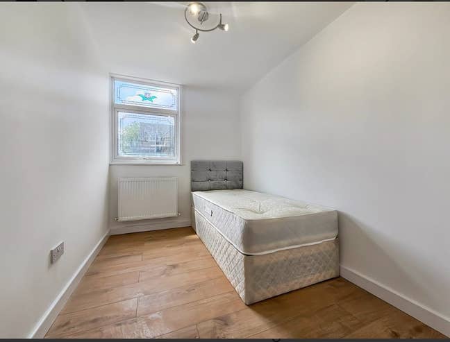 New Luxurious Apartment  Main Photo
