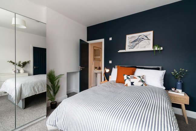 Lovely room becoming available Main Photo