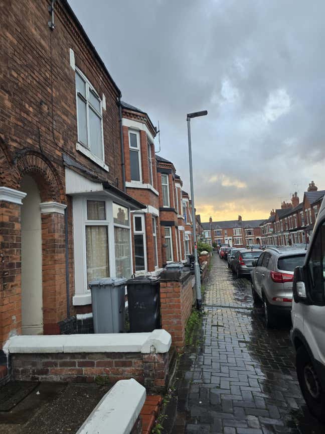 3 Bedroom Terrace House Main Photo