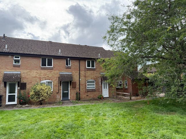 2 bedroom house (Tenancy Transfer) 1300 pm Main Photo