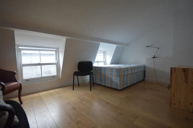 Double Room to Rent on Caledonian Road (R3) Main Photo