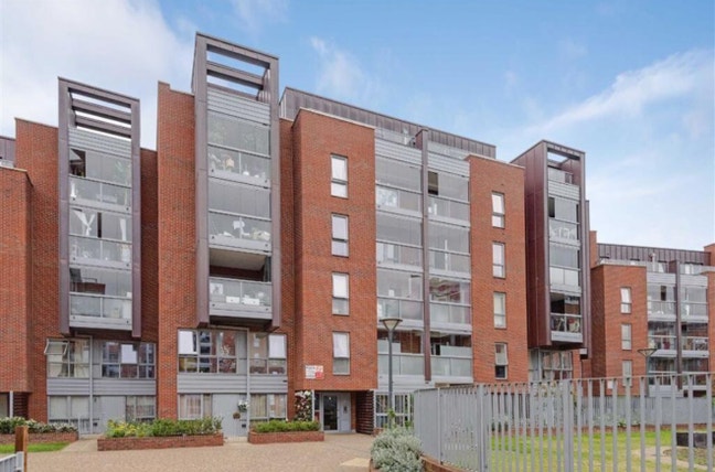 Professional House Share, NW2 Main Photo