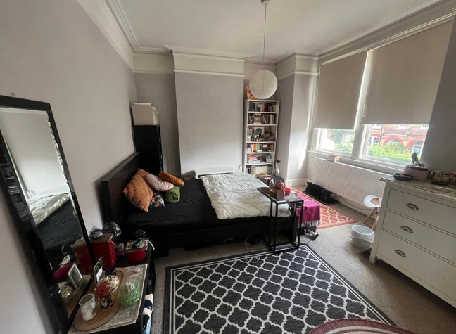 One month sublet October Main Photo