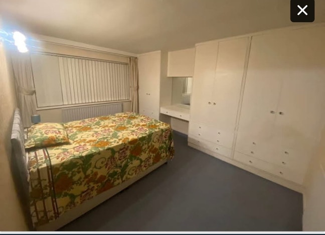One double room (2poeple share)and a box room (sin Main Photo