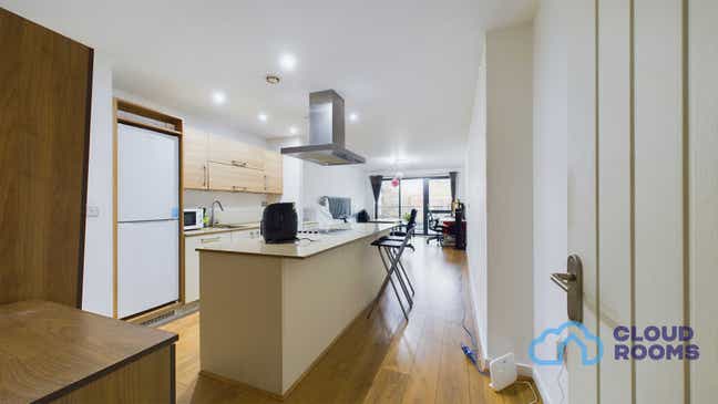 🌟New Build Double Room / Close to Canary 💷 Main Photo