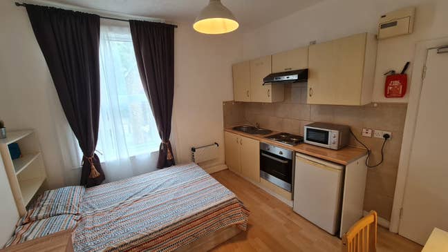 Fantastic Studio-Flat No Sharing Near Transports  Main Photo