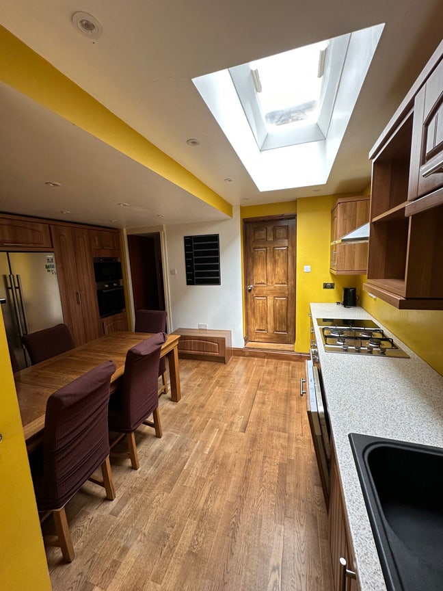 3 Bedrooms House Main Photo