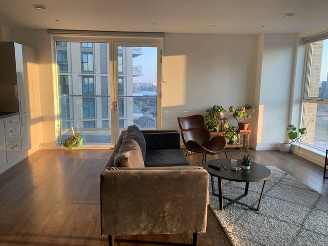 Double Room (Plenty of Sunlight) in a Modern 3-Bed Main Photo