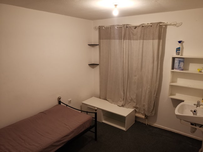  Room  to  Let  Close  to  Corby  Town  Centre  -  NN18 Main Photo