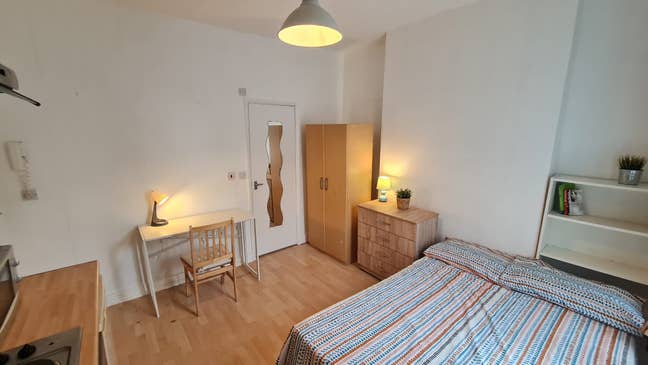 Fantastic Studio-Flat No Sharing Near Transports  Main Photo