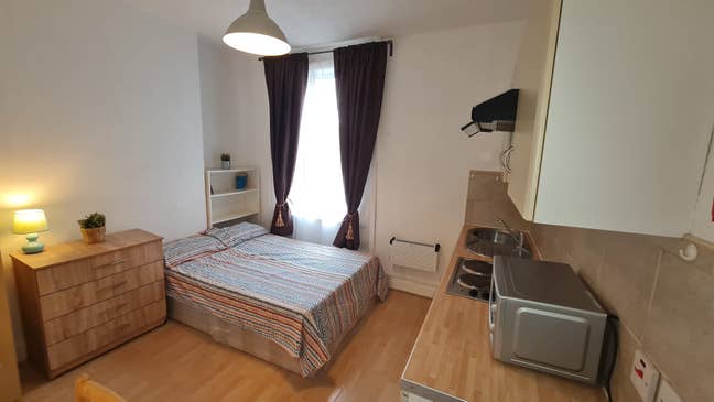 Fantastic Studio-Flat No Sharing Near Transports  Main Photo