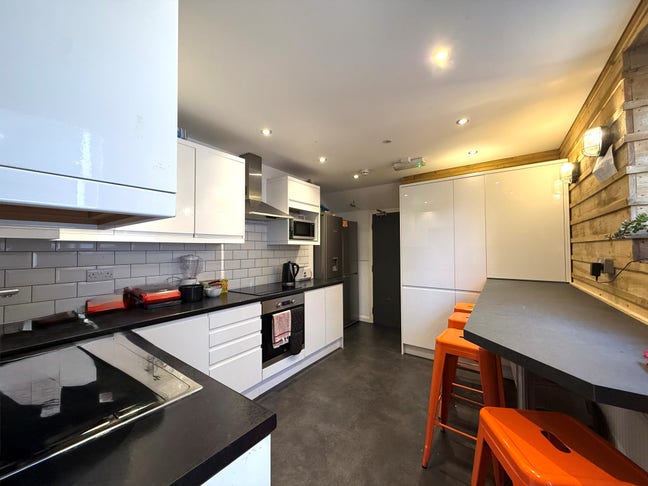 Room Let, Alphington Road, Exeter Main Photo