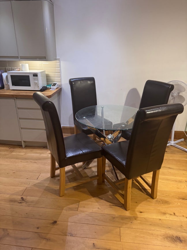 Looking for flatmates Main Photo
