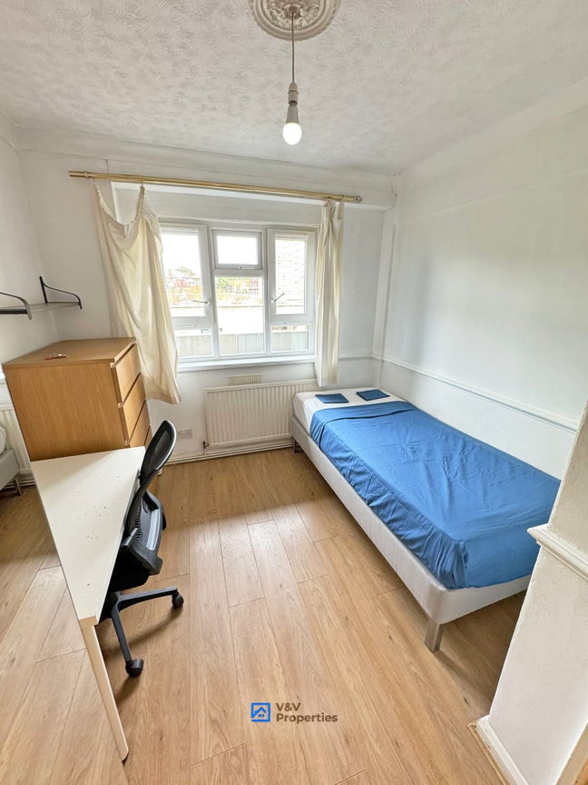 Zone 1 -  Room Available Now - Don't Miss Out😍 Main Photo