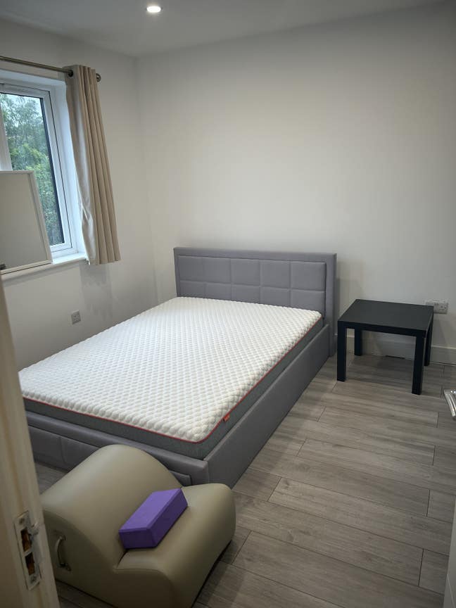 Studio to rent Main Photo