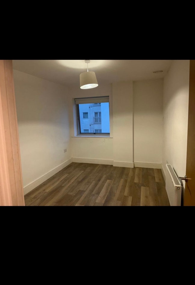Double Room near Guildford Train Station  Main Photo