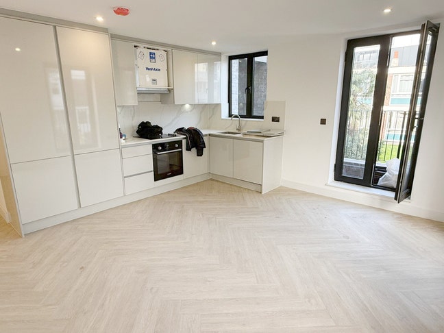 3-Bed First Floor Flat, Balvinder apartments Main Photo