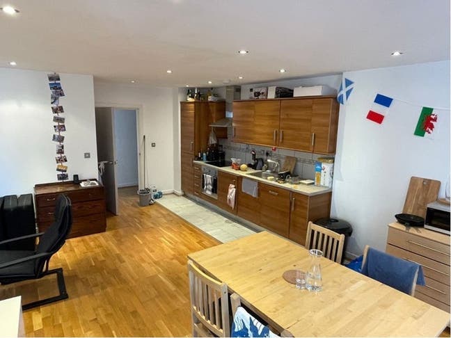 Double Room in Spacious Flat Whitechapel Main Photo