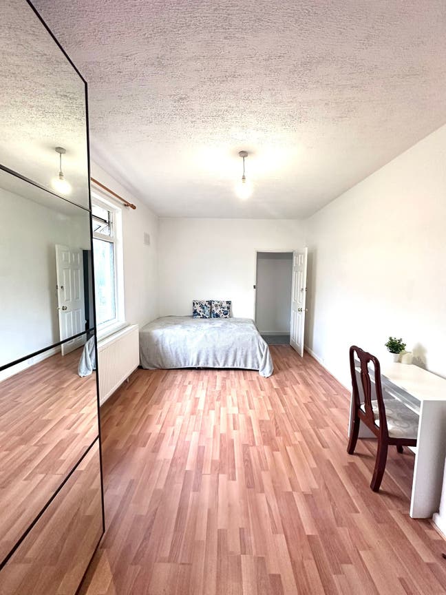 Room in Mitcham-Bills included-Couple Welcome Main Photo