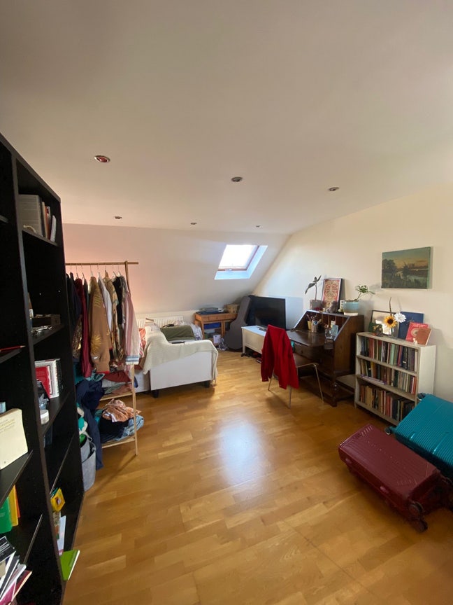 Spacious Double On-Suite  Main Photo
